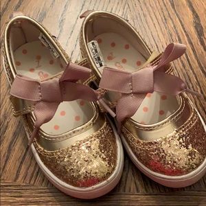 Toddler girl Carter’s gold sparkly shoes size 7
